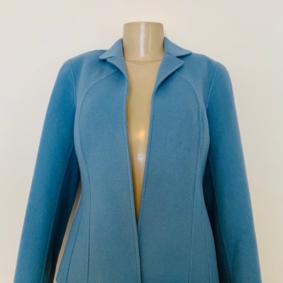 Soft beautiful blazerl. - Picture 2 of 4